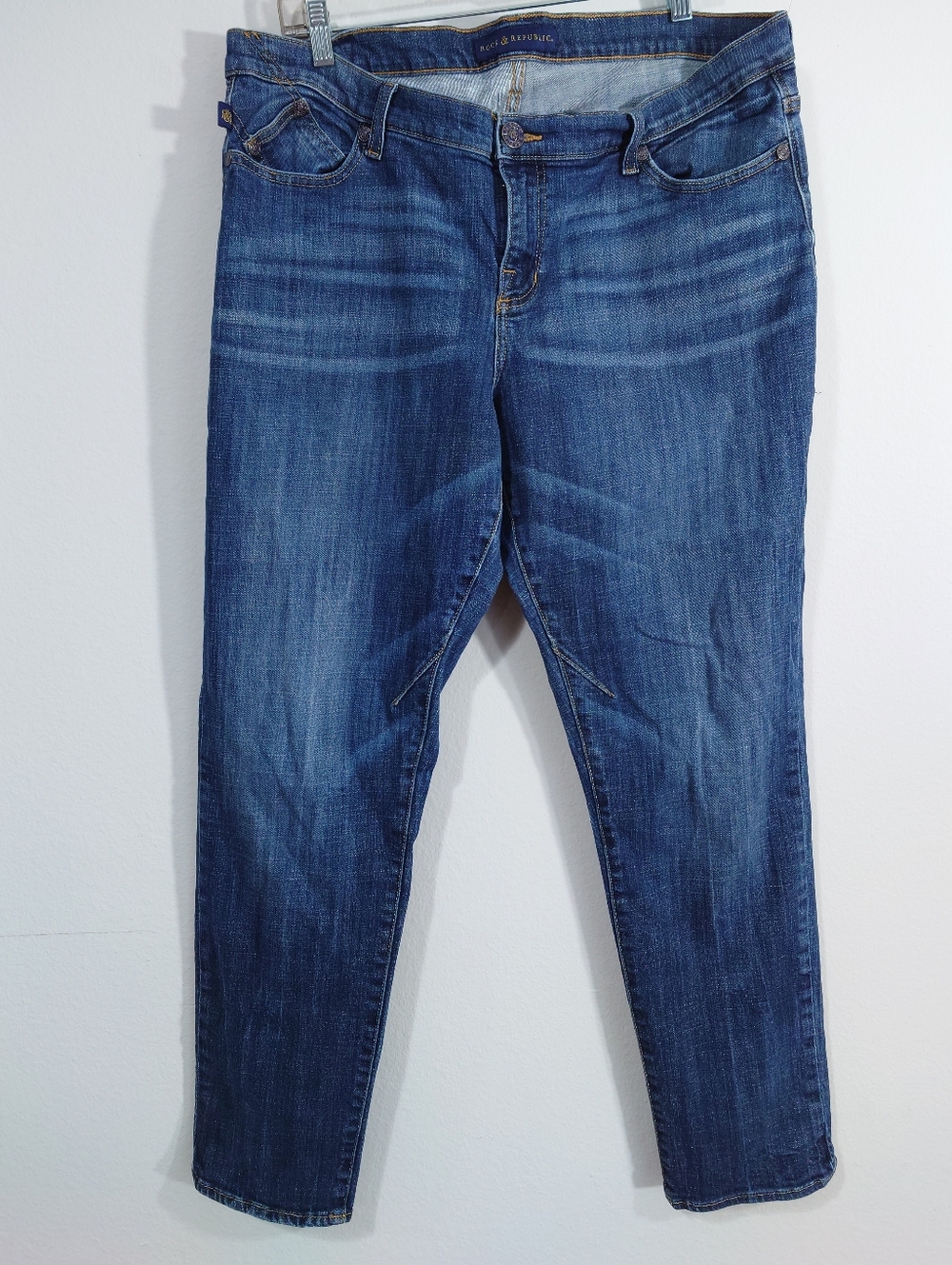 Rock & Republic Low Rise Jeans Y2K Distressed Wash Size 16 Bootcut Straight